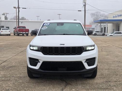 2024 Jeep Grand Cherokee Altitude