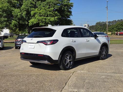 Platinum White Pearl 2023 Honda HR-V EX-L