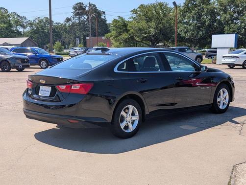 Mosaic Black Metallic 2024 Chevrolet Malibu FWD 1LT