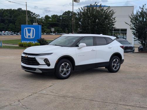 Summit White 2025 Chevrolet Blazer 2LT