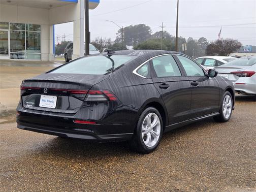 2025 Honda Accord LX 1.5T