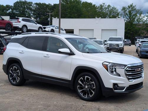 White Frost Tricoat 2022 GMC Terrain SLT