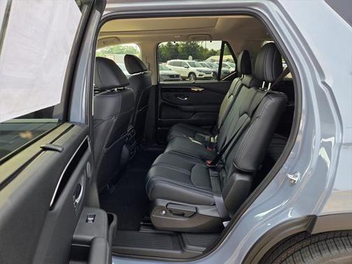 2025 Honda Pilot Touring 8-Passenger
