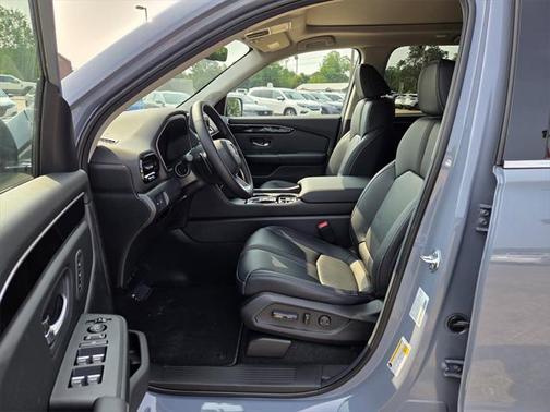 2025 Honda Pilot Touring 8-Passenger