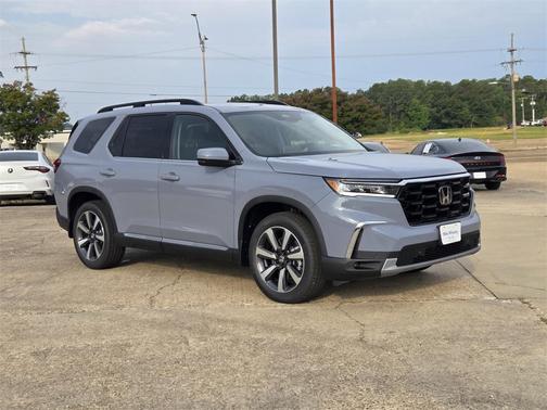 2025 Honda Pilot Touring 8-Passenger