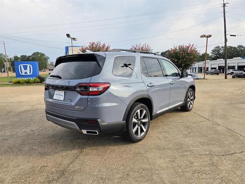 2025 Honda Pilot Touring 8-Passenger