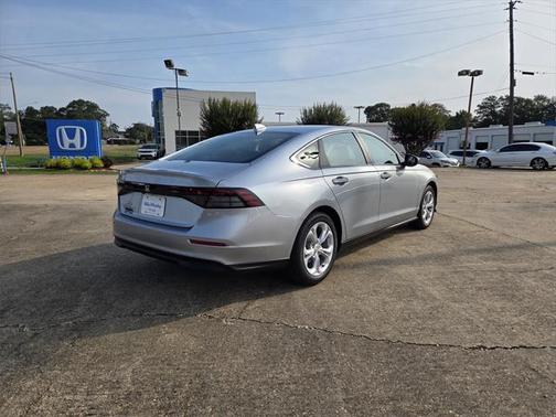 2025 Honda Accord LX 1.5T