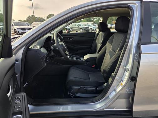 2025 Honda Accord LX 1.5T