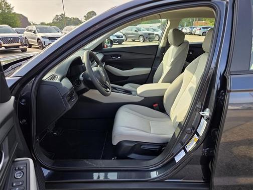 2025 Honda Accord LX 1.5T