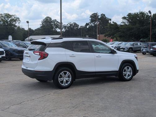 Summit White 2022 GMC Terrain SLE