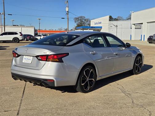 2024 Nissan Altima SR FWD