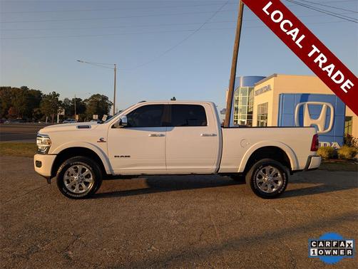 2022 RAM 2500 Laramie Crew Cab 4x4 6'4' Box