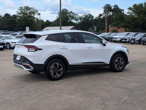 Glacial White Pearl 2025 Kia Sportage LX