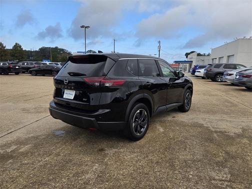 2024 Nissan Rogue SV