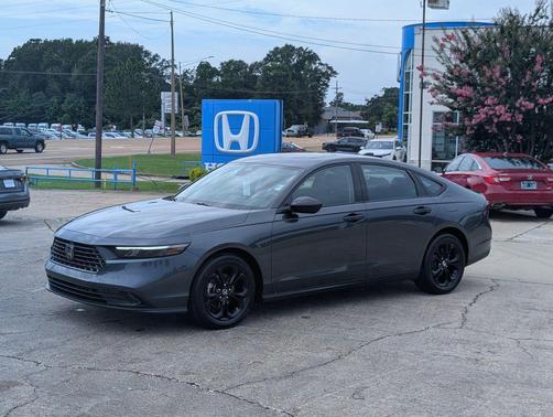 Gray 2025 Honda Accord SE