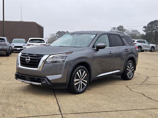 2022 Nissan Pathfinder Platinum 4WD