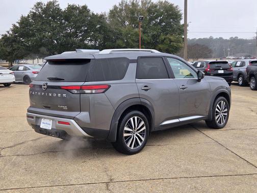 2022 Nissan Pathfinder Platinum 4WD