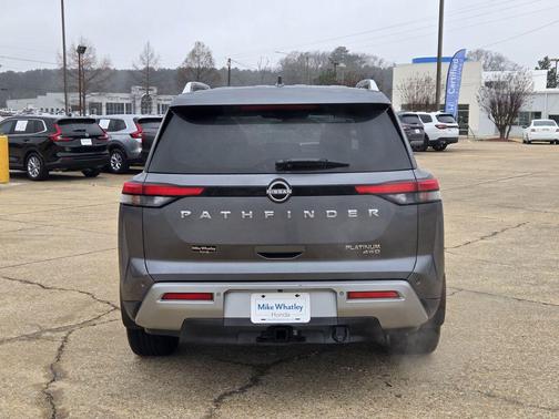 2022 Nissan Pathfinder Platinum 4WD