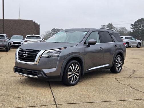 2022 Nissan Pathfinder Platinum 4WD