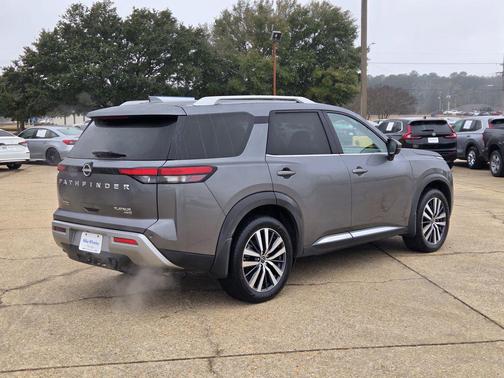 2022 Nissan Pathfinder Platinum 4WD