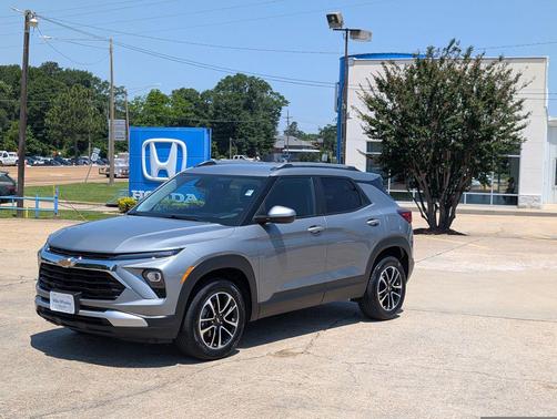 Sterling Gray Metallic 2024 Chevrolet Trailblazer LT