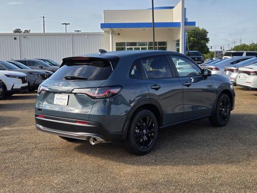 Pearl 2026 Honda HR-V 2WD Sport