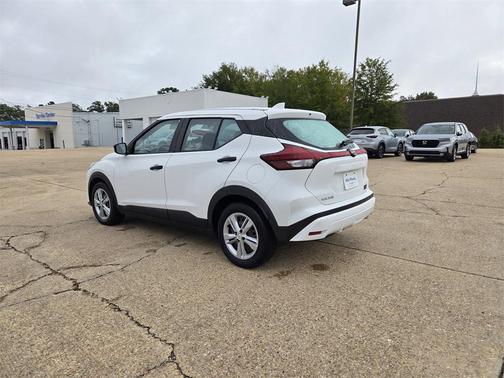 2022 Nissan Kicks S