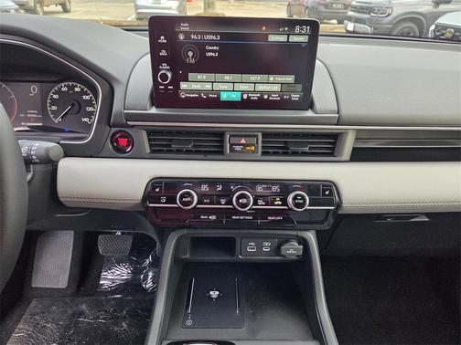 2025 Honda Pilot Touring 8-Passenger