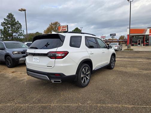 2025 Honda Pilot Touring 8-Passenger