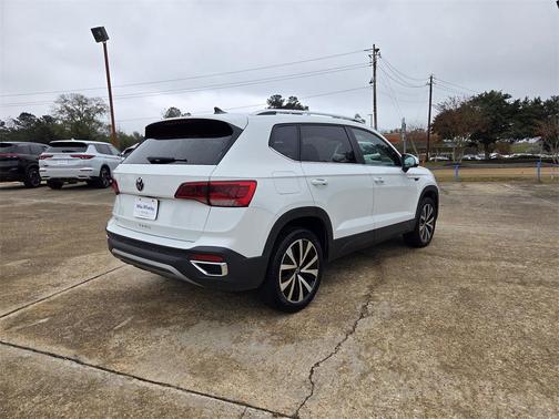 2024 Volkswagen Taos 1.5T SE