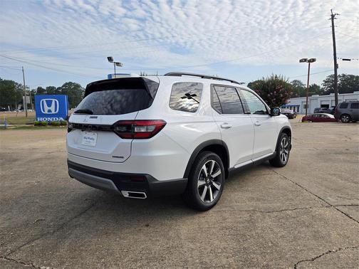 2025 Honda Pilot Touring 8-Passenger