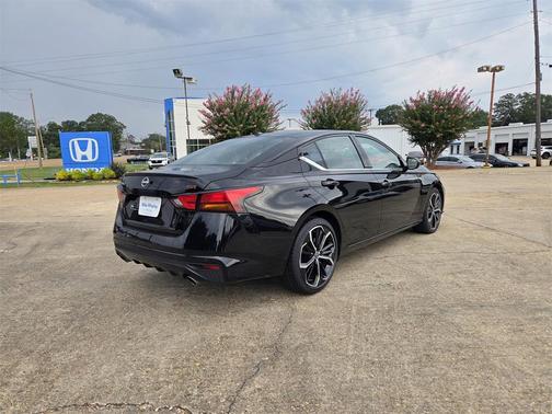 2024 Nissan Altima SR FWD