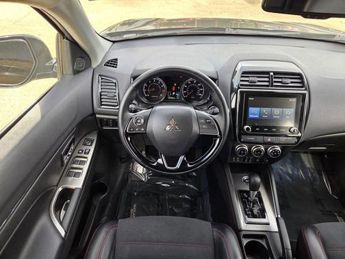 Alloy Silver Metallic 2024 Mitsubishi Outlander Sport SE