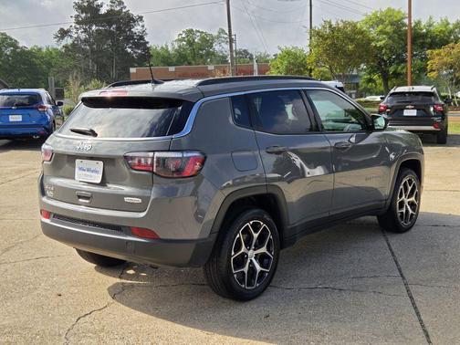 2024 Jeep Compass Latitude