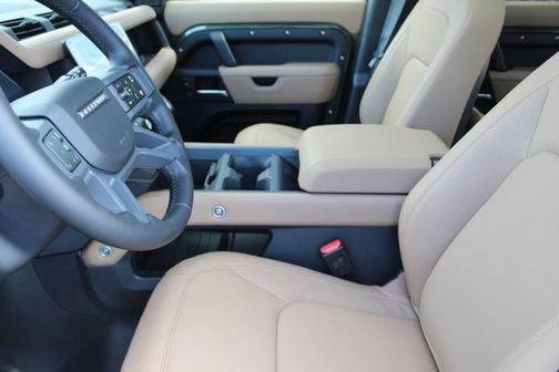 2026 Land Rover Defender 110 P400 X-Dynamic SE