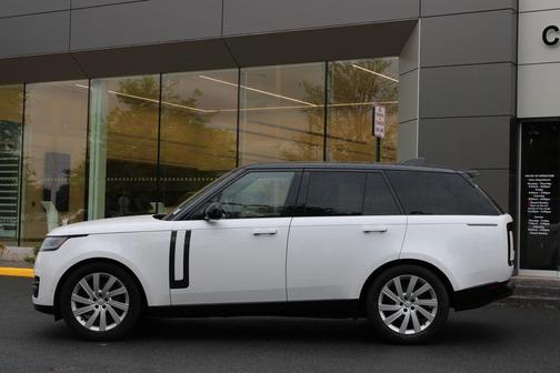 Ostuni Pearl White 2024 Land Rover Range Rover P400 SE SWB