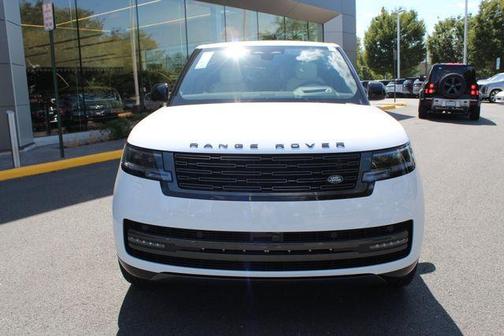 2025 Land Rover Range Rover P530 SE