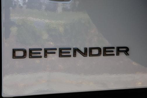 Borasco Grey 2026 Land Rover Defender P500 X-Dynamic SE