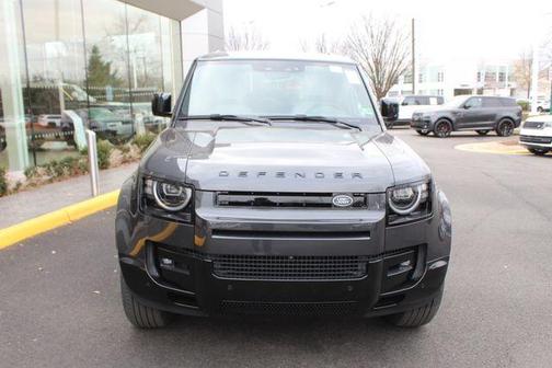 2026 Land Rover Defender 110 P400 X-Dynamic SE