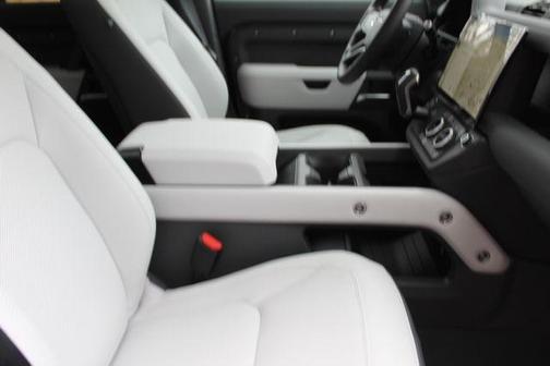 2026 Land Rover Defender 110 P400 X-Dynamic SE