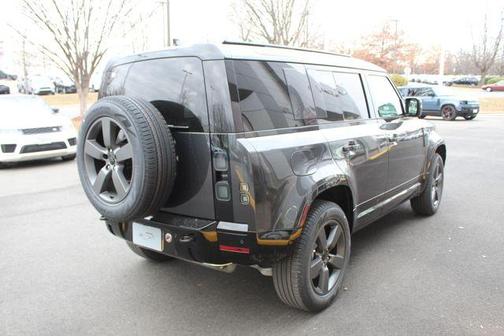 2026 Land Rover Defender 110 P400 X-Dynamic SE