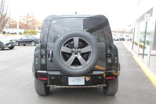 2026 Land Rover Defender 110 P400 X-Dynamic SE