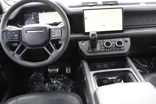2022 Land Rover Defender V8