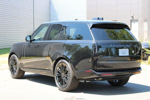 Santorini Black 2026 Land Rover Range Rover P400 SE SWB