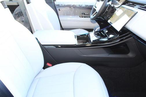 2026 Land Rover Range Rover Sport P360 SE
