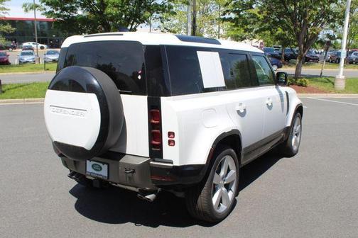 2025 Land Rover Defender P500 X-Dynamic SE