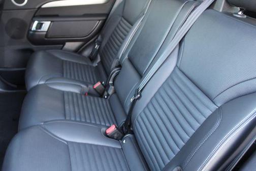 2025 Land Rover Discovery P360 Dynamic SE