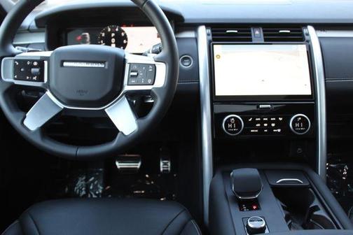 2025 Land Rover Discovery P360 Dynamic SE