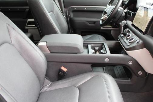 2023 Land Rover Defender S