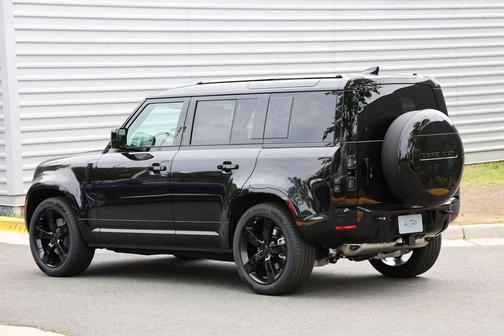 Santorini Black 2026 Land Rover Defender P400 X-Dynamic SE